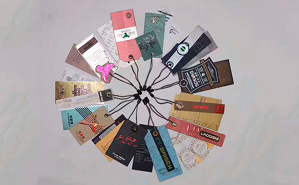 智彤印刷廠服裝吊牌遠(yuǎn)銷國內(nèi)外！